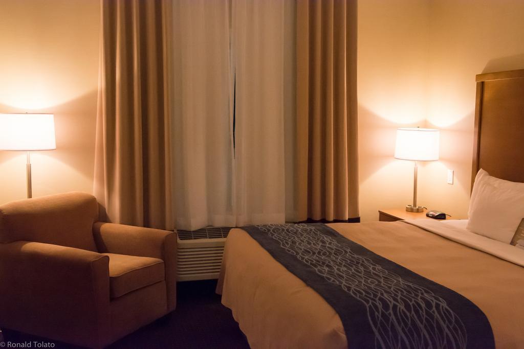 Comfort Inn & Suites Bonnyville Exteriör bild