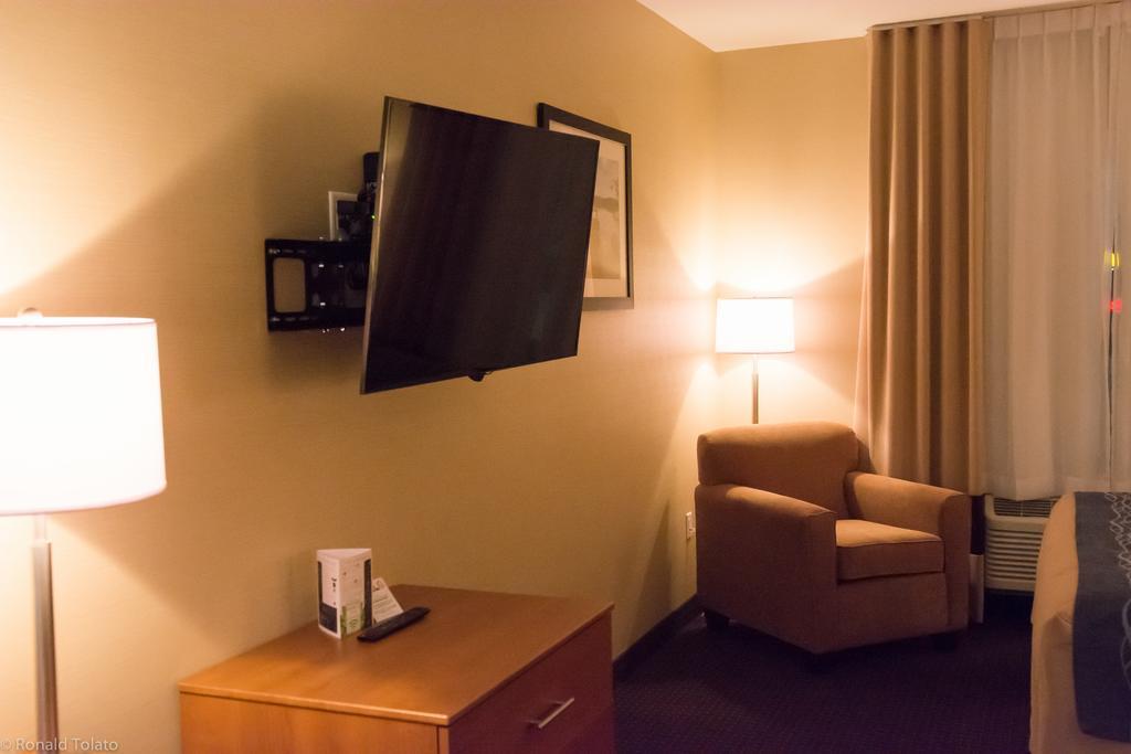 Comfort Inn & Suites Bonnyville Exteriör bild